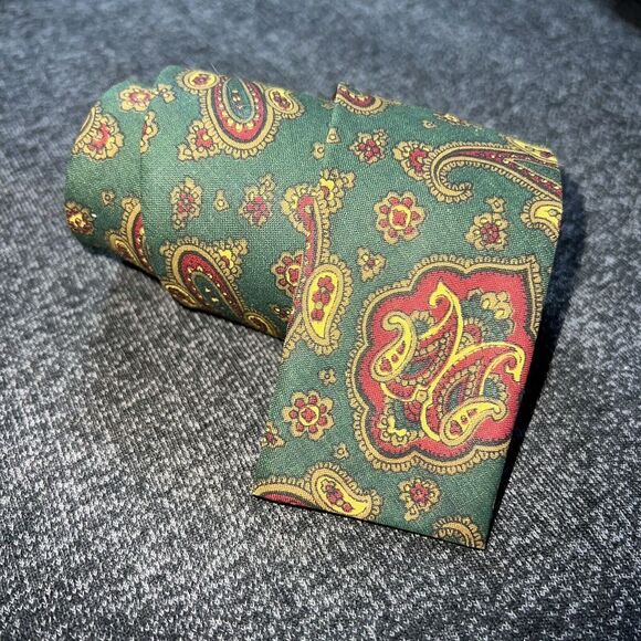 MENS 'THE TAYLOR TIE' GREEN RED PAISLEY MADE IN ENGLAND COTTON - Picture 1 of 4